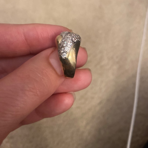Gold ring - Picture 2 of 5